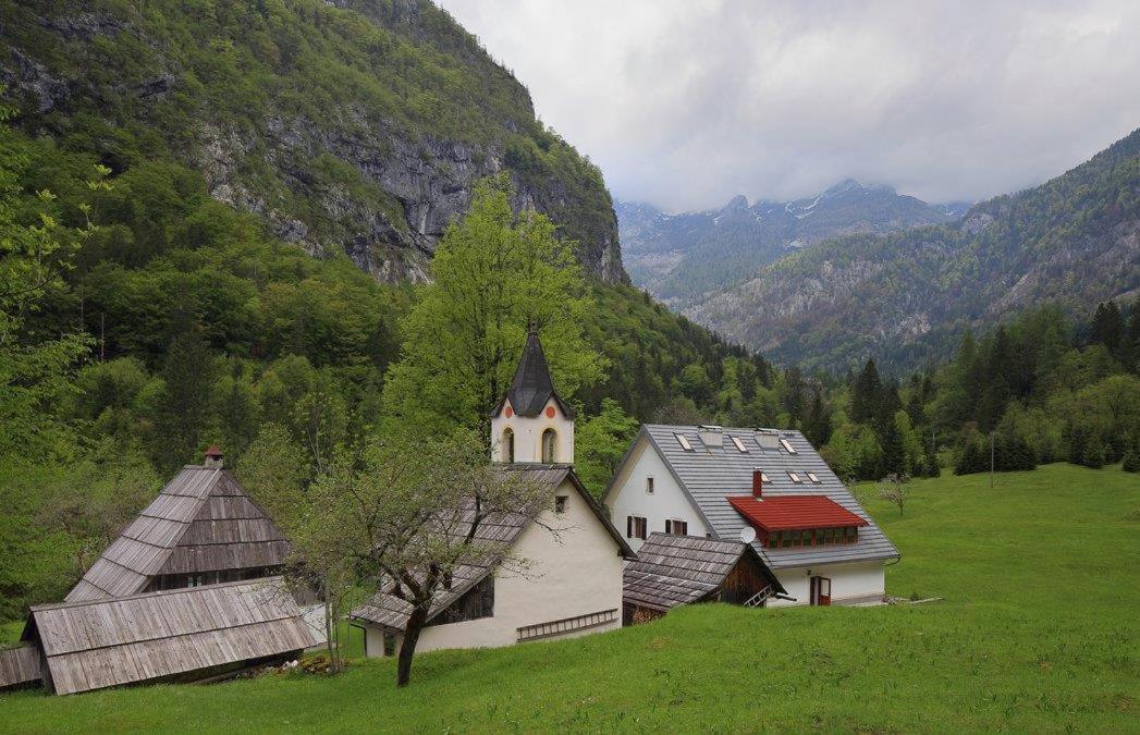 Pocitnisko Stanovanje Pri Cerkvi Trenta Exterior foto