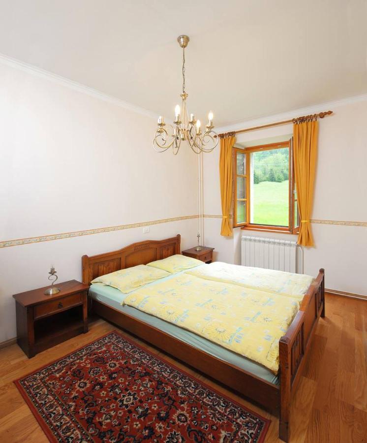 Pocitnisko Stanovanje Pri Cerkvi Trenta Exterior foto